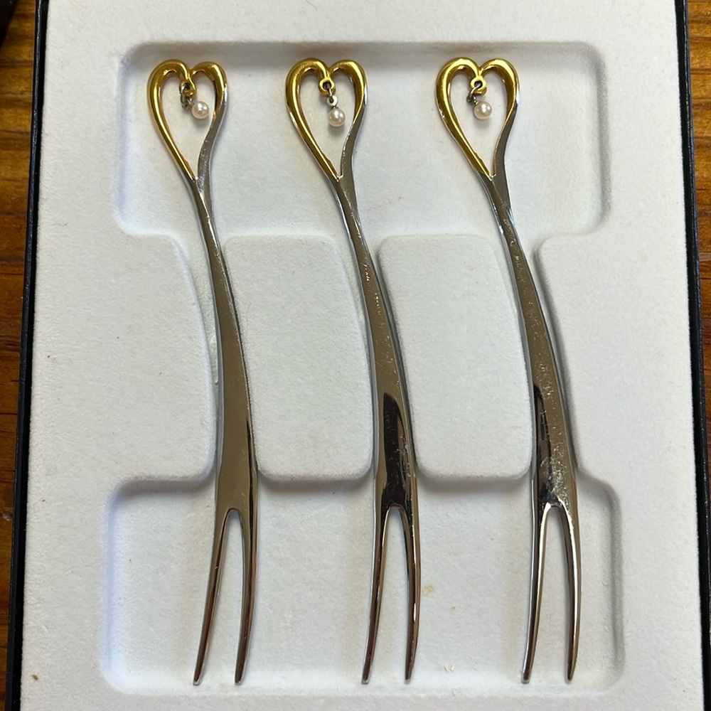 Mikimoto Little Pearl Dessert Fork Set of 3 in box